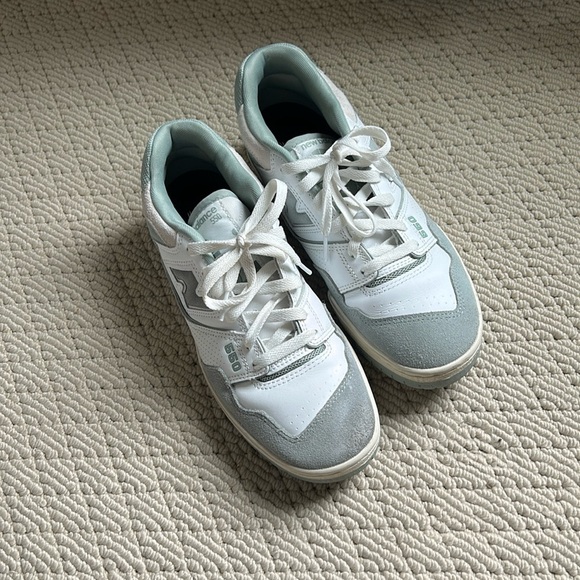NEW BALANCE 550 - Picture 2 of 5